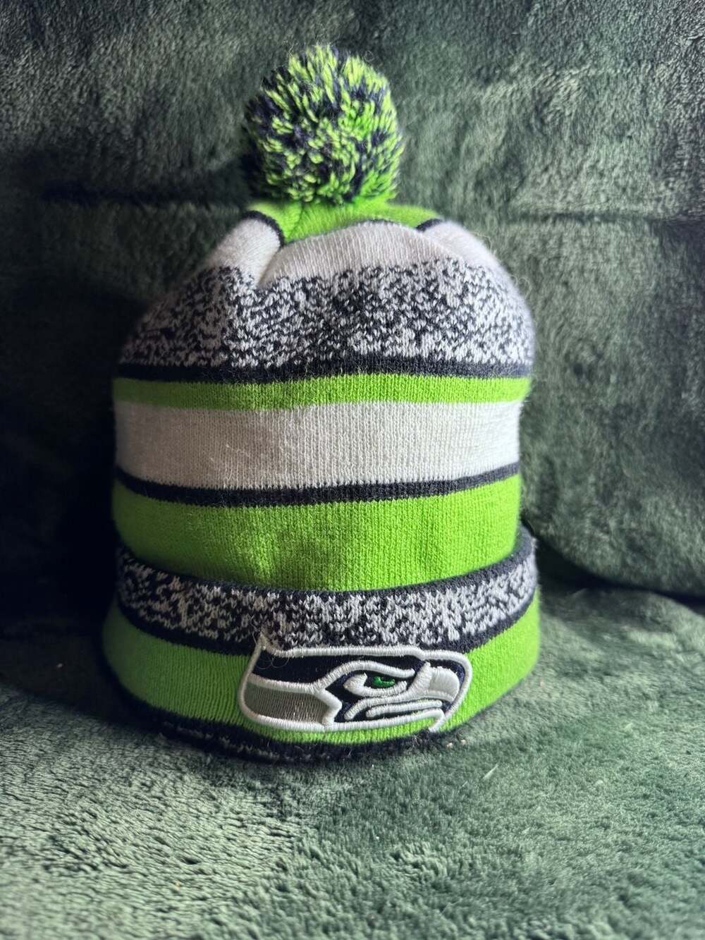 New Era Seattle Seahawks NFL Pom Beanie One Size Lined Knit Hat